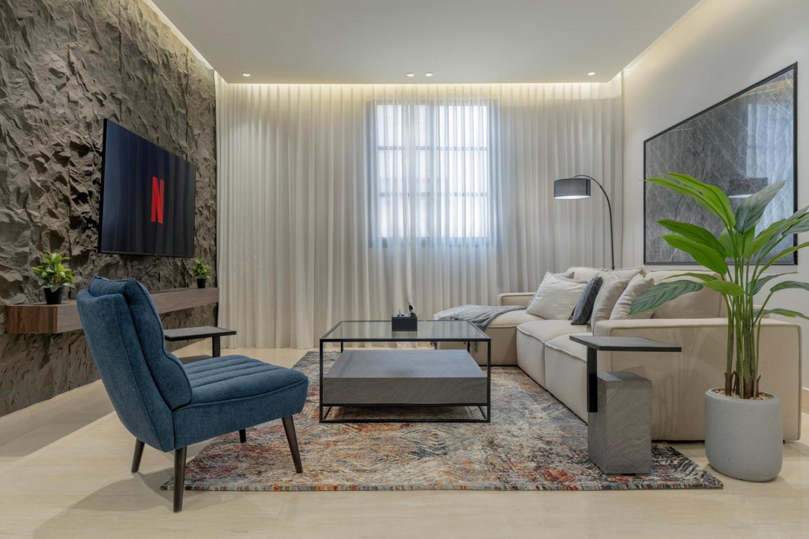 Layali 3br - Int'l Convention And Exhibition Center Apartment *